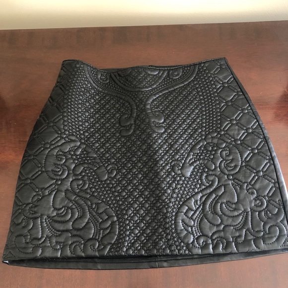 H&M Dresses & Skirts - H&M Gorgeous textured faux leather mini skirt